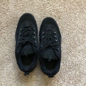 lightly worn full black fila disruptors